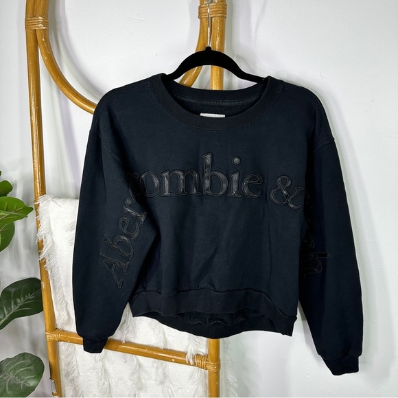 Abercrombie and Fitch Black Cropped Crewneck Sweatshirt sz XS - Picture 3 of 7